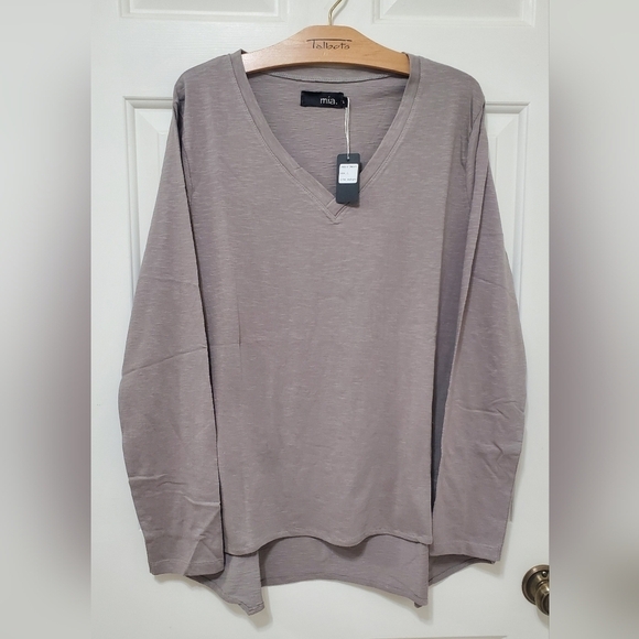 Mia Long Sleeve V-Neck Grey Cotton T-Shirt - Picture 4 of 8
